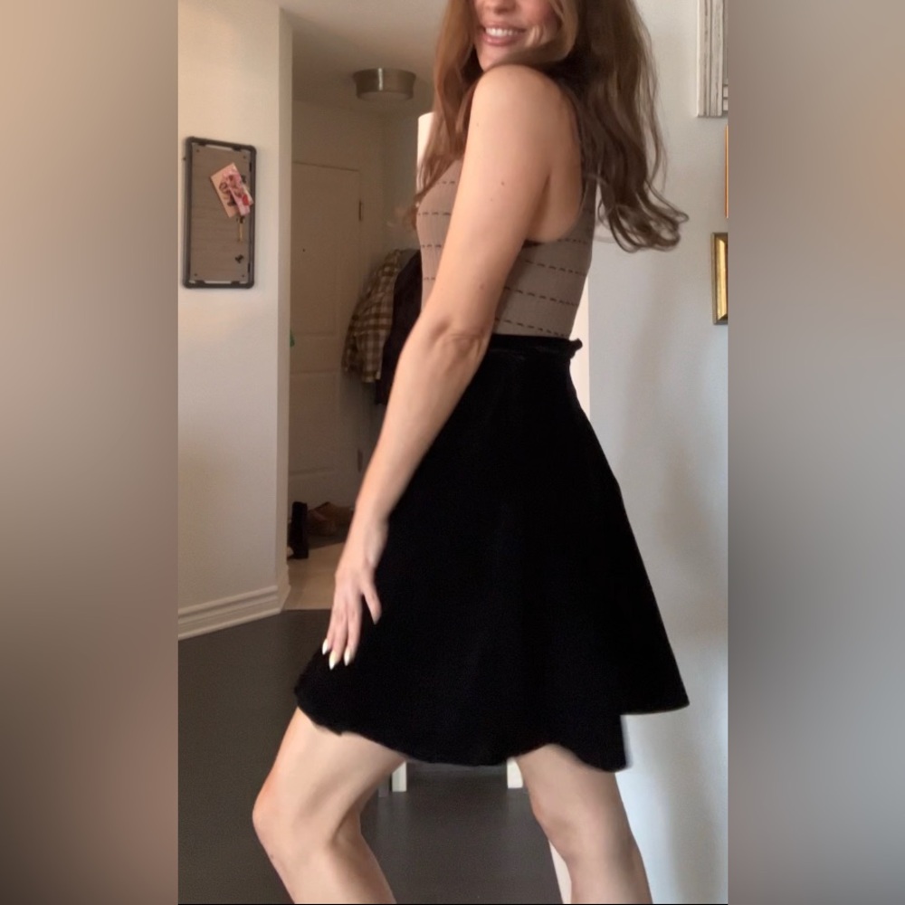 Velvet black circle skirt - Picture 2 of 9